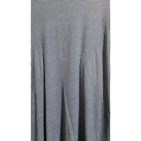 COMFY USA Stretch Striped Navy Blue White Casual Tee Dress Large Artsy Relaxed - Picture 9 of 9